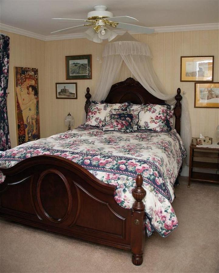 Bondy House Bed & Breakfast Amherstburg Exteriér fotografie