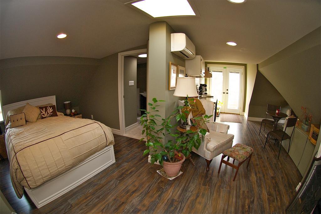 Bondy House Bed & Breakfast Amherstburg Exteriér fotografie