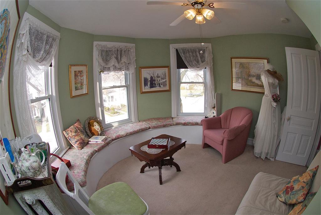 Bondy House Bed & Breakfast Amherstburg Exteriér fotografie