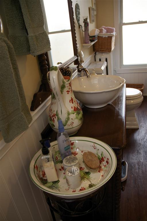 Bondy House Bed & Breakfast Amherstburg Exteriér fotografie