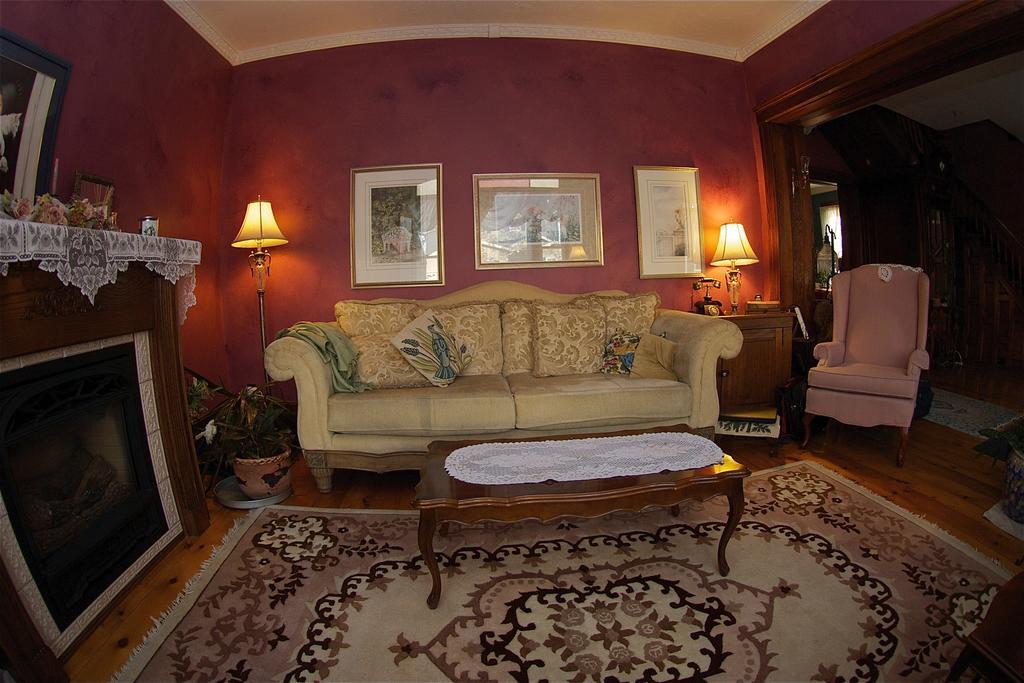 Bondy House Bed & Breakfast Amherstburg Exteriér fotografie