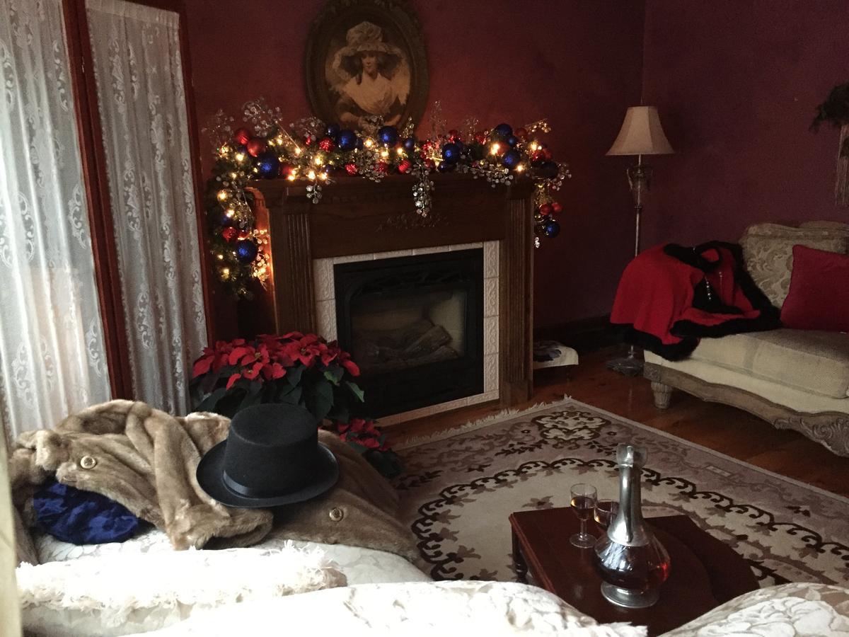 Bondy House Bed & Breakfast Amherstburg Exteriér fotografie